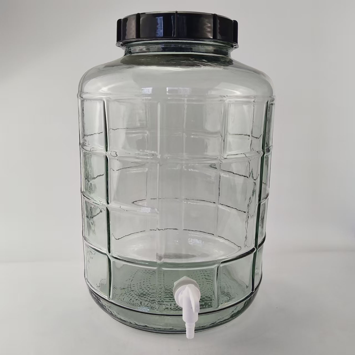 6 gallon big mouth bubbler with airlock